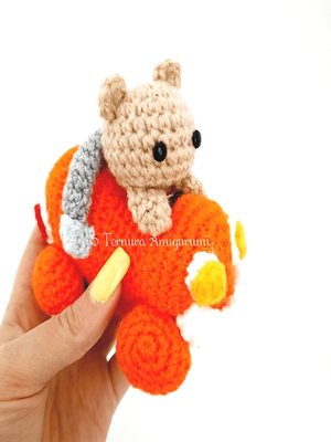 cover image of Crochet pattern car with bear